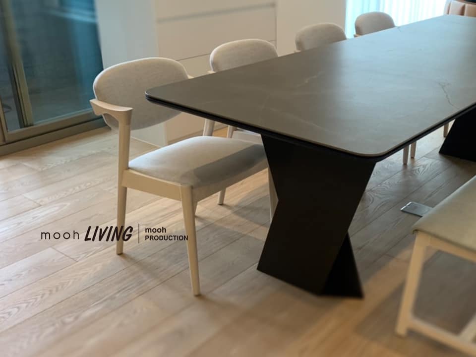 韋里亞｜扶手餐椅｜mooh Living 流行設計家具・墨禾製作