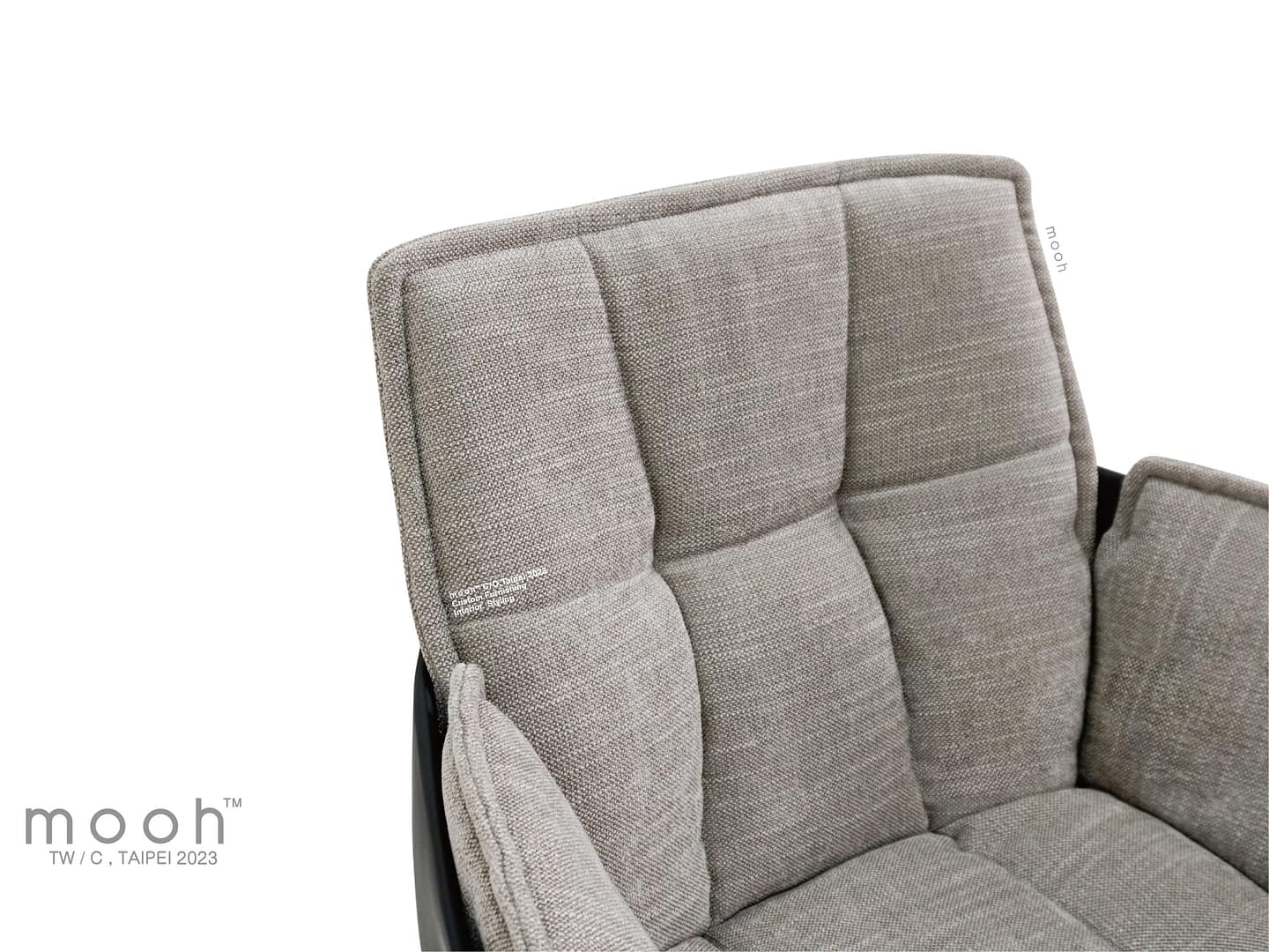 天鵝山｜扶手餐椅｜mooh Living 流行設計家具・墨禾製作
