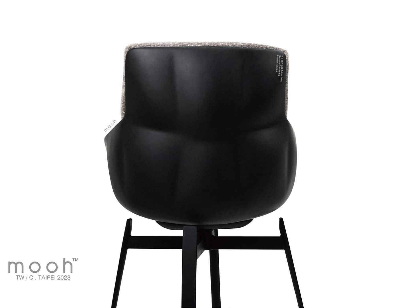 天鵝山｜扶手餐椅｜mooh Living 流行設計家具・墨禾製作