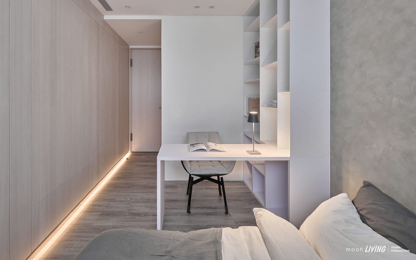 天鵝山｜扶手餐椅｜mooh Living 流行設計家具・墨禾製作
